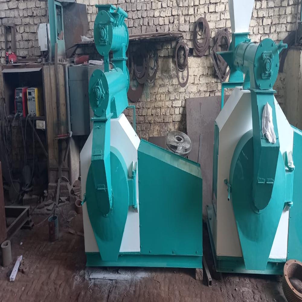 Feed Pallet Machine - Color: Blue