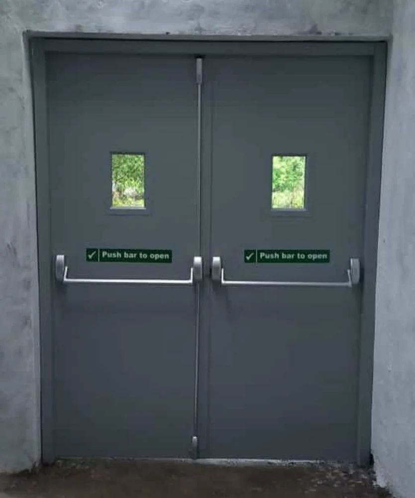 जीआई फायर डोर