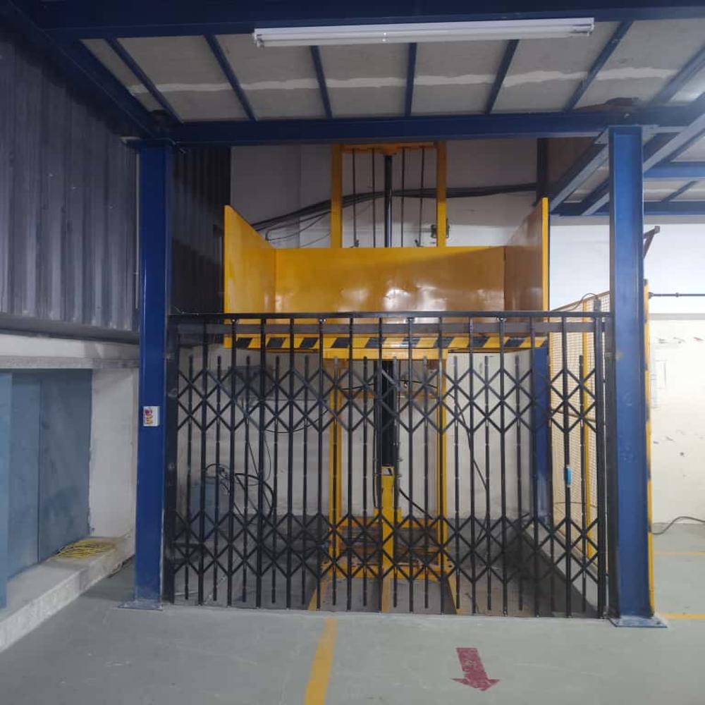 Hydraulic Goods Lift