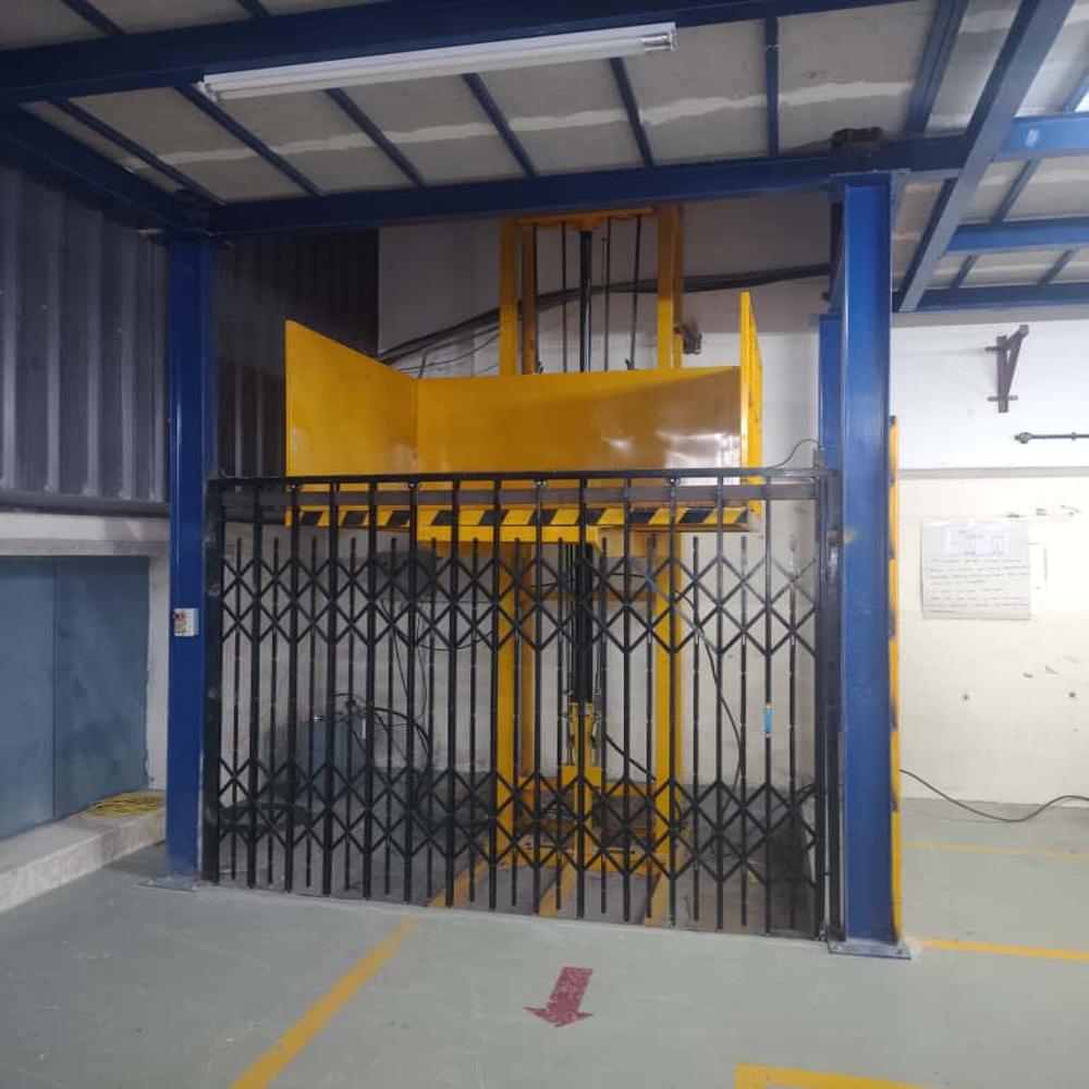 Hydraulic Goods Lift