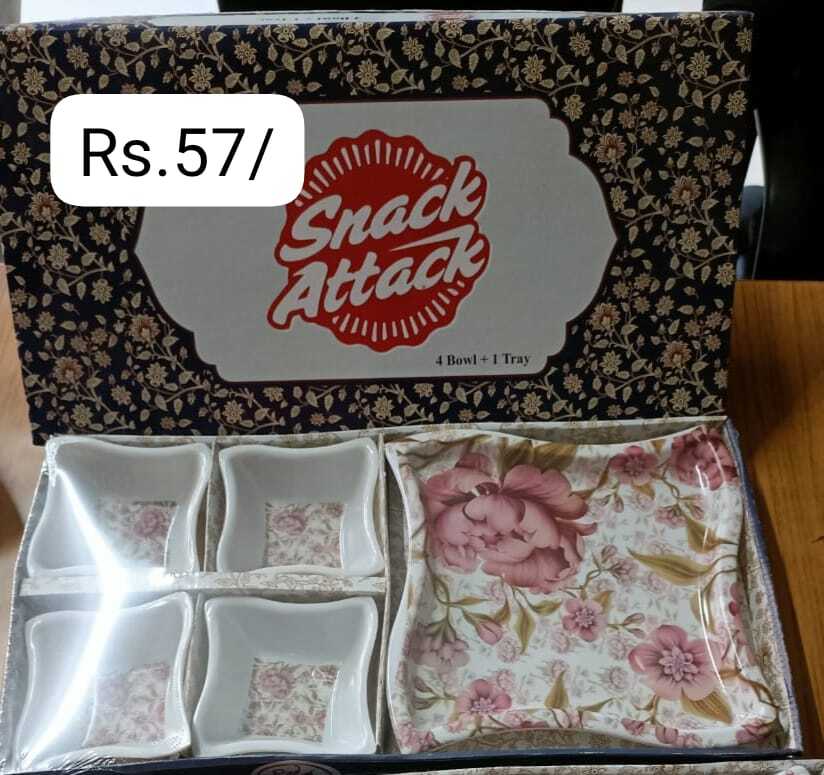 4 बाउल + 1 ट्रे