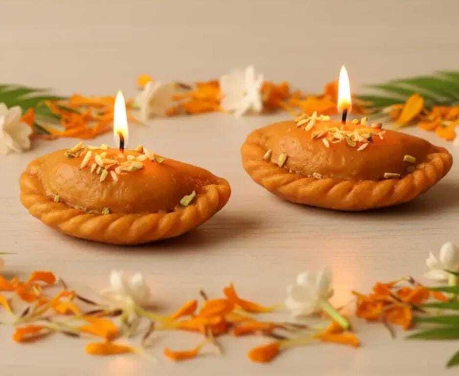 Gujiya Candle