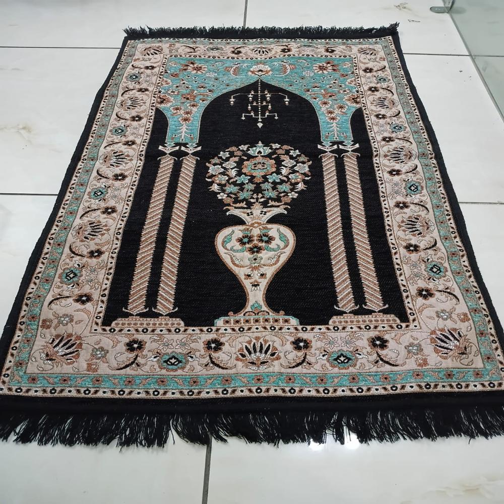 Muslim Prayer Mats - Polyester, Jacquard Woven Design | Ideal For Prayer And Home Decoration, Lightweight At 1 Kg
