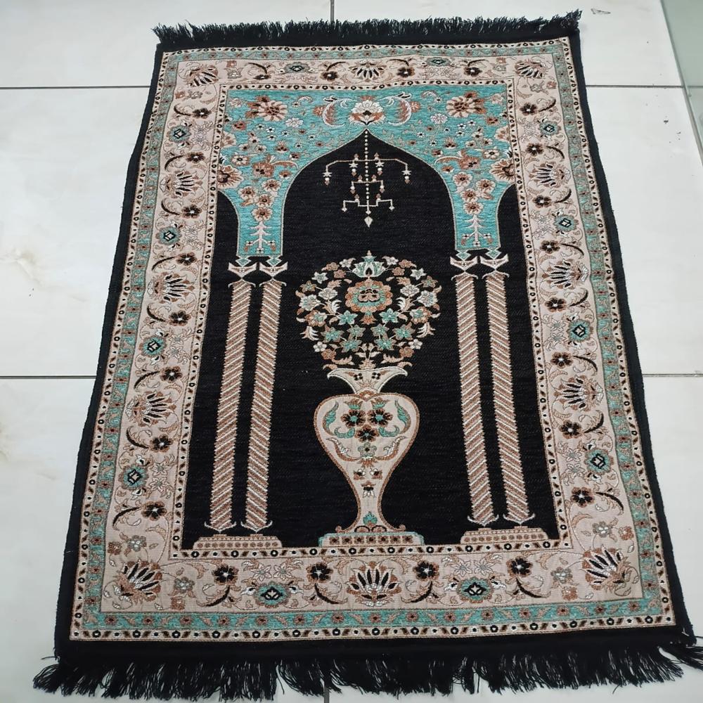Muslim Prayer Mats - Polyester, Jacquard Woven Design | Ideal For Prayer And Home Decoration, Lightweight At 1 Kg