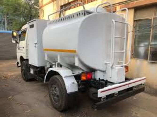 3kl Bouser With Dispensing Storage Tank - Capacity: 3000 Ltr