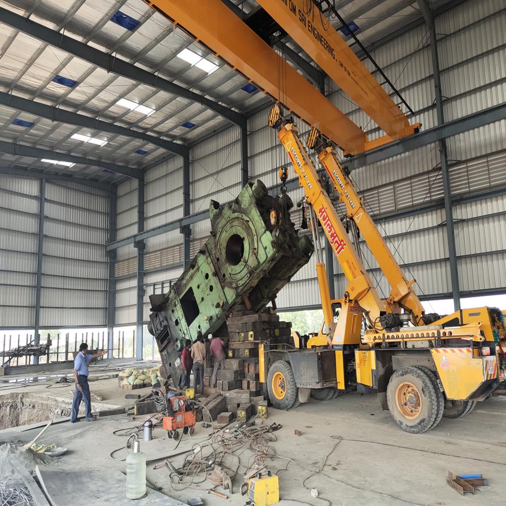 Loading Unloading Services Of Heavy Machinery