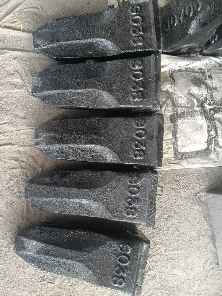 Hyundai 200 rock tooth point