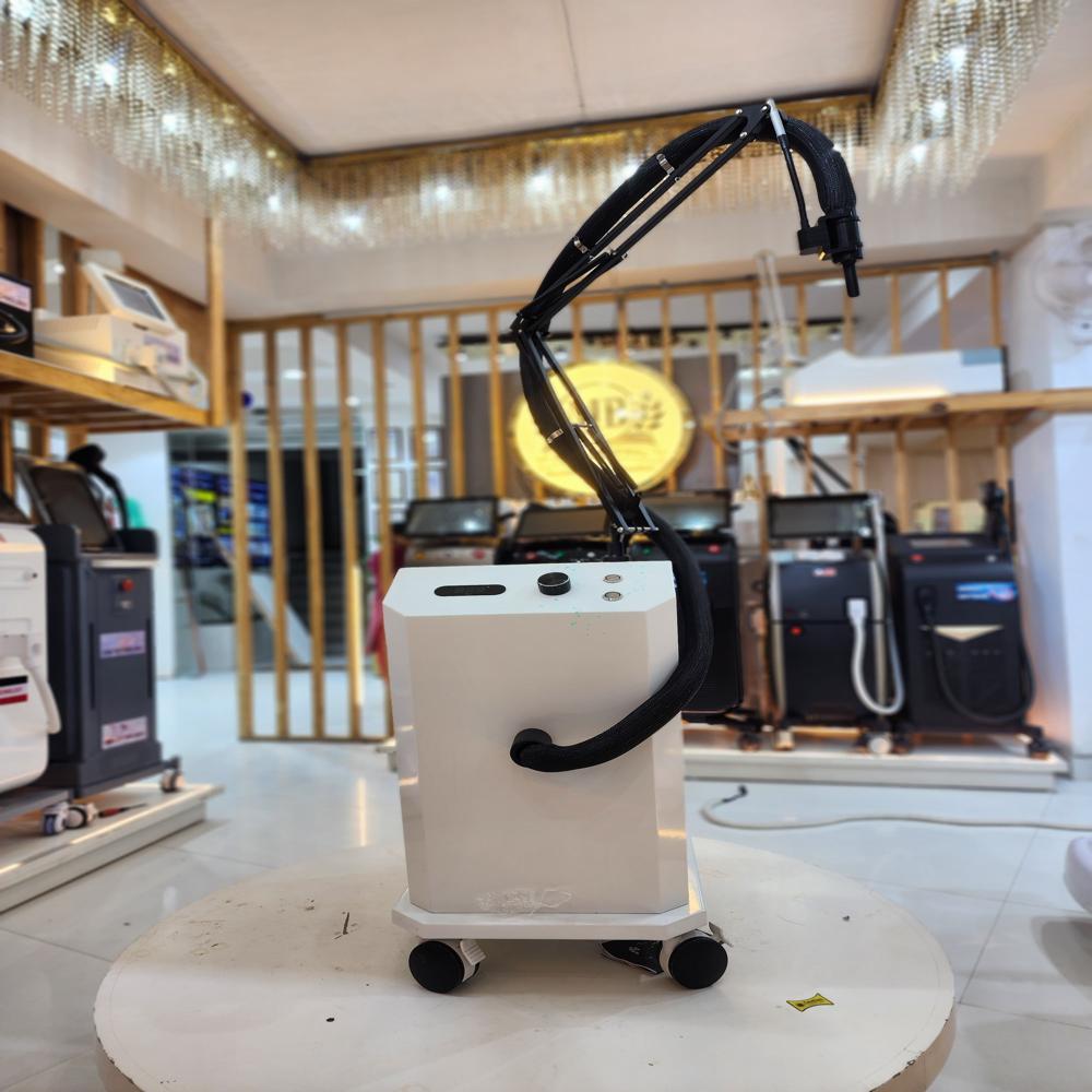 Skin Cooling Machine - Power: 1000 Watt (W)