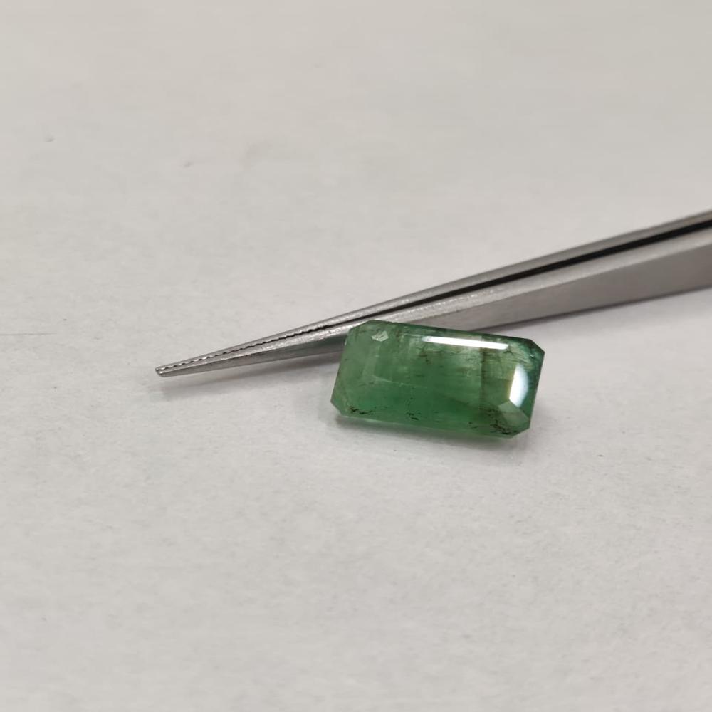Natural Emerald 7 Carats (Panna)