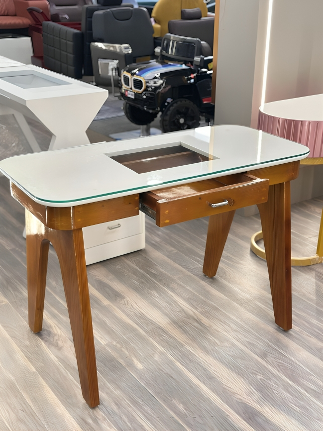 NAIL ART TABLE WOOD ( TEEK WOOD FINISH)