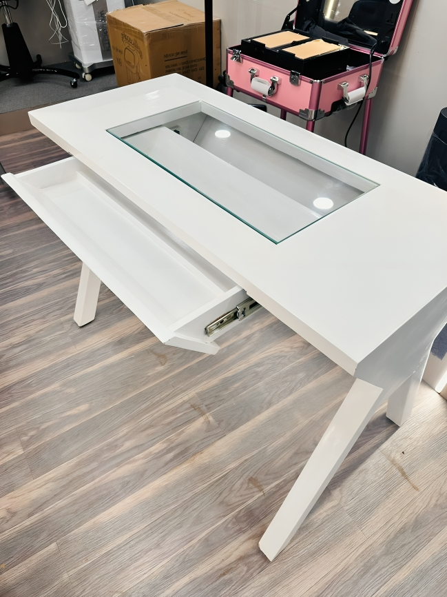 Nail Table Wood White - Design: Plain