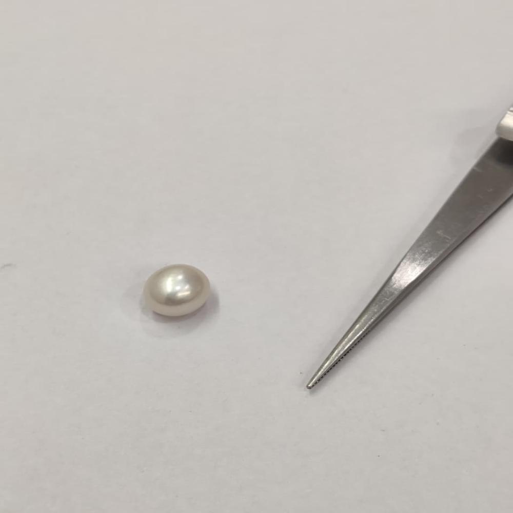 Natural South Sea Pearl 5.35 Carat (moti) - Color: White