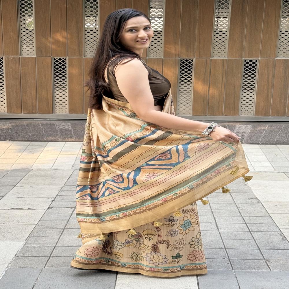 Floral Printed Saree - Color: Cream