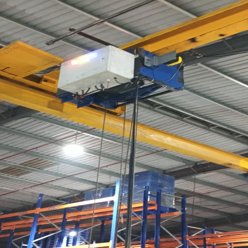 Electric Hoist - Color: Blue & White