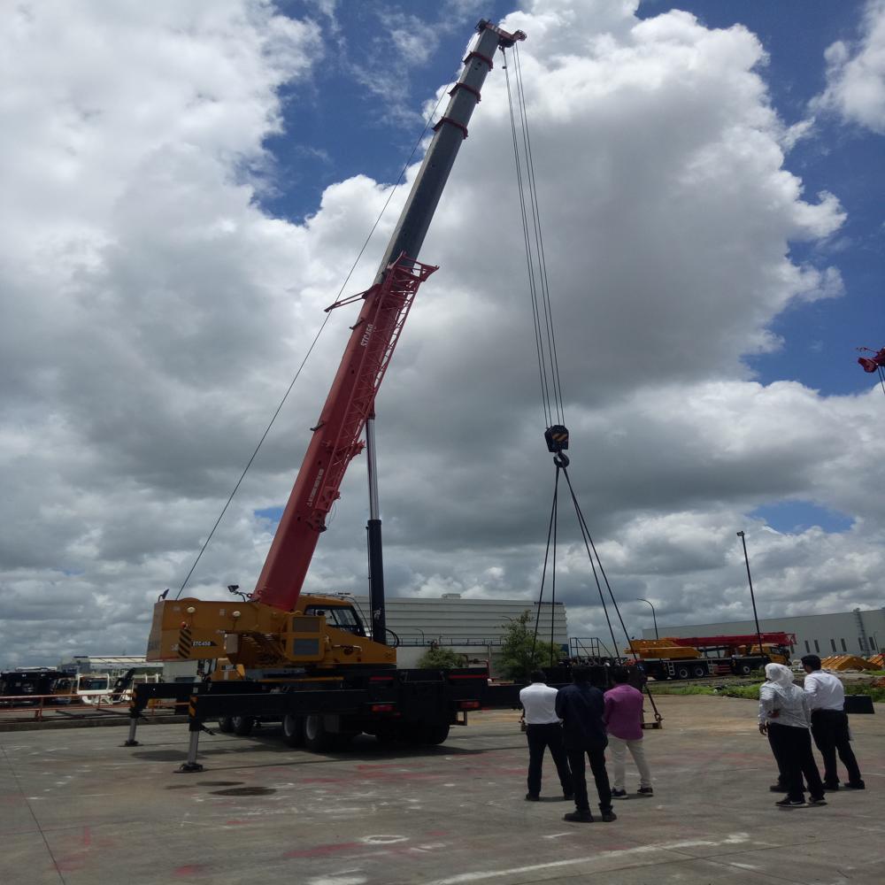 220 Ton Mobile crane Rental Services For Construction