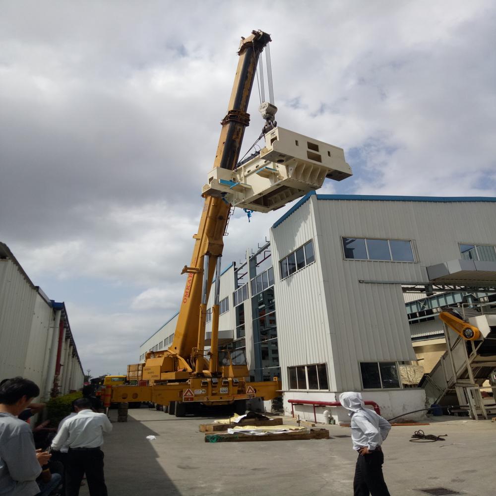 220 Ton Mobile crane Rental Services For Construction