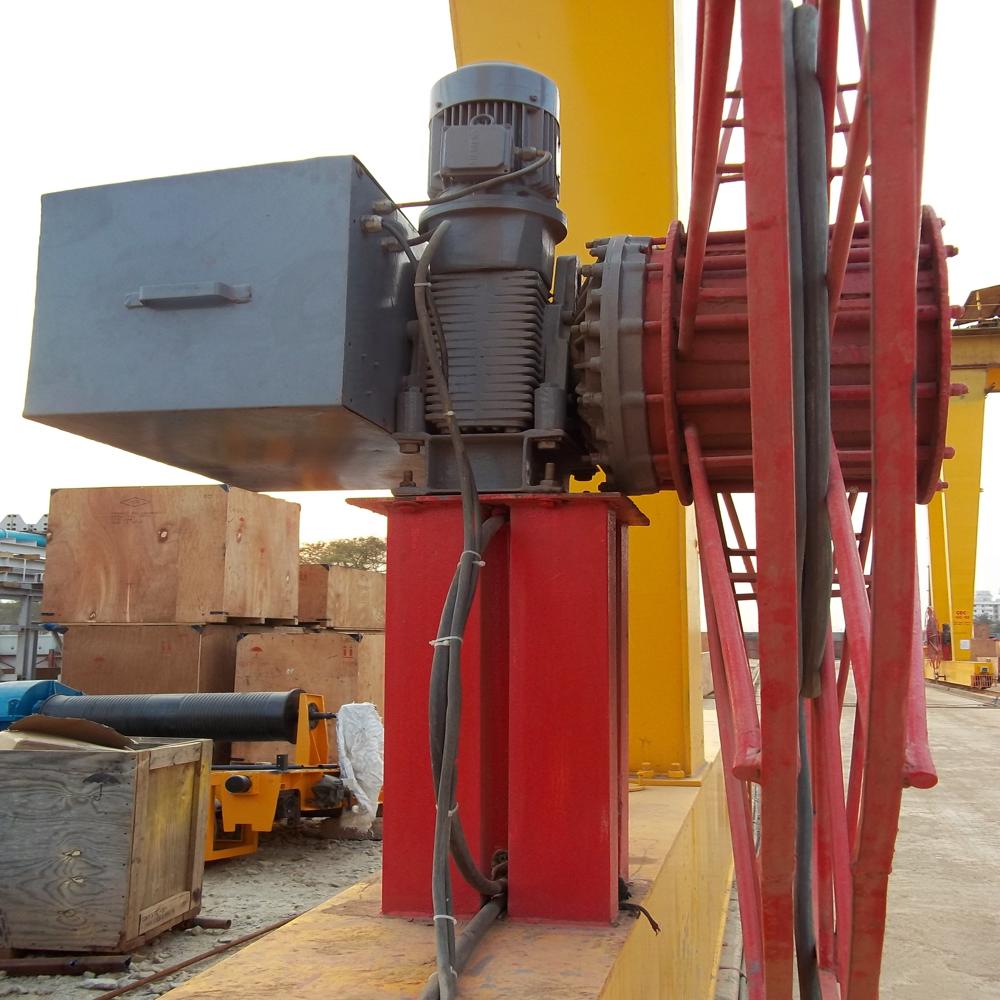 Goliath Crane - Color: Yellow
