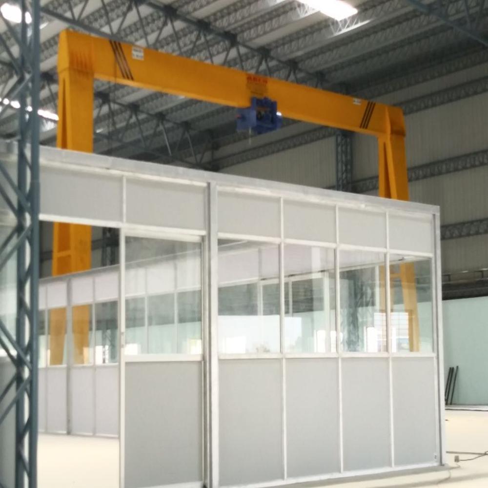 Gantry Crane - Color: Yellow