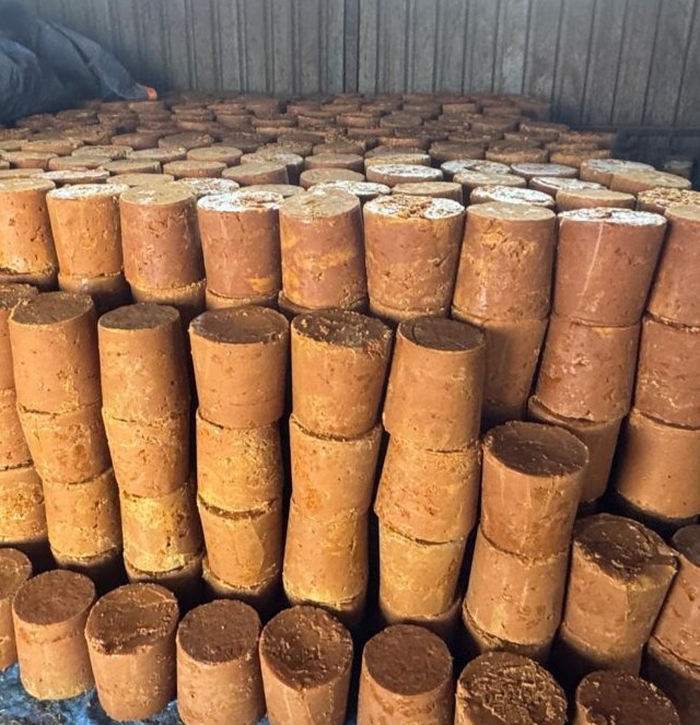 Premium Quality Jaggery - Fineness (%): 99%