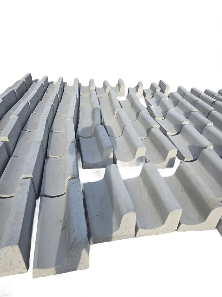 Kerb stone with Saucer Drain