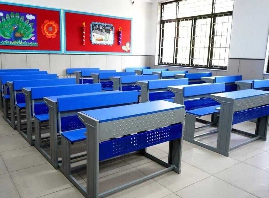 Standard Classroom Desk Sets