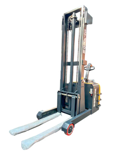 Electric Reach Stacker