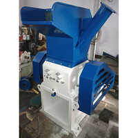 Pvc Pipe And Plastic Scrap Grinder Machine - Capacity: 100 Kg/hour