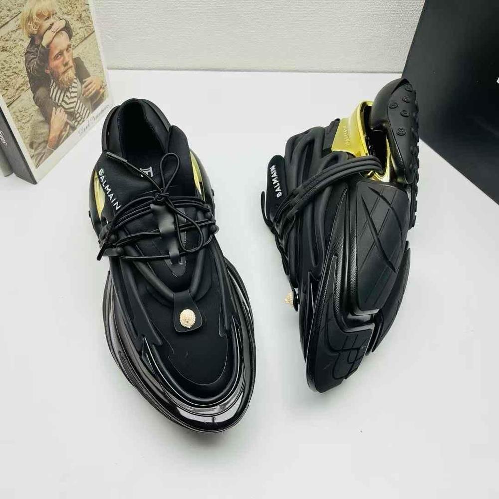 Unicorn low top sneakers