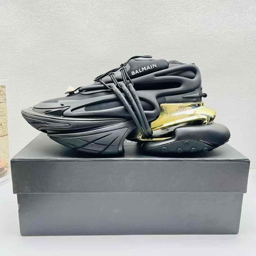 Unicorn low top sneakers