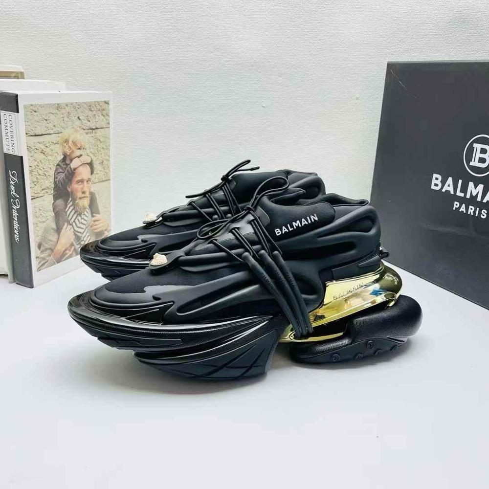 Unicorn low top sneakers