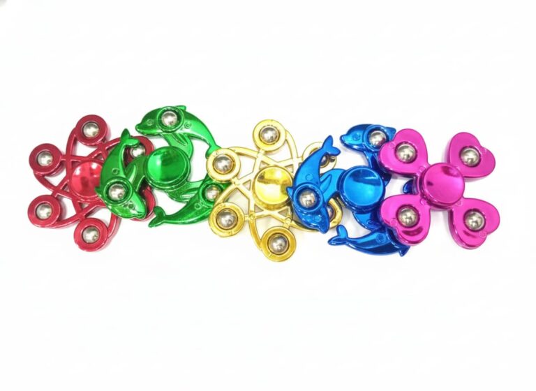 Spinner Small - Color: Multi Color