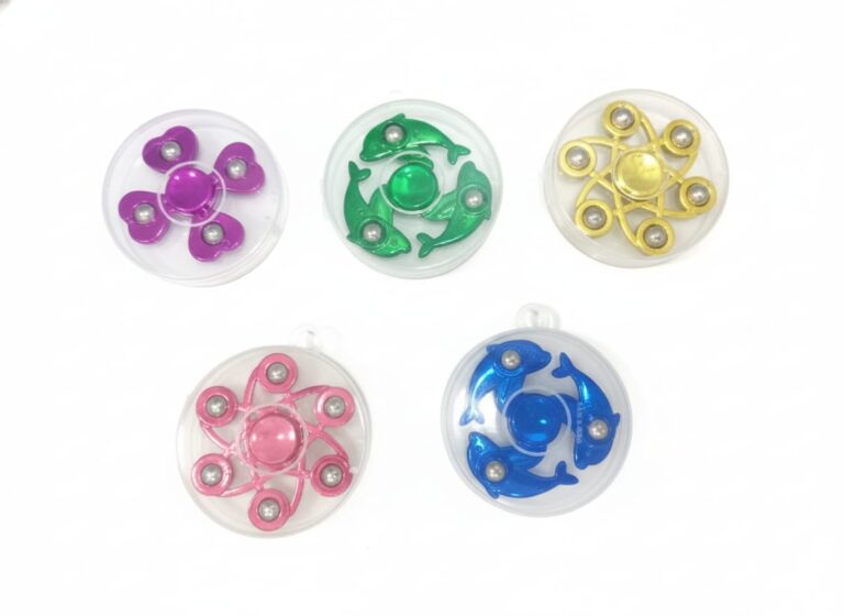 Spinner Small - Color: Multi Color
