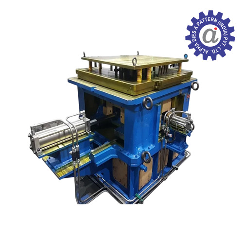 Core Center Core Box With Hydraulic Arrangement