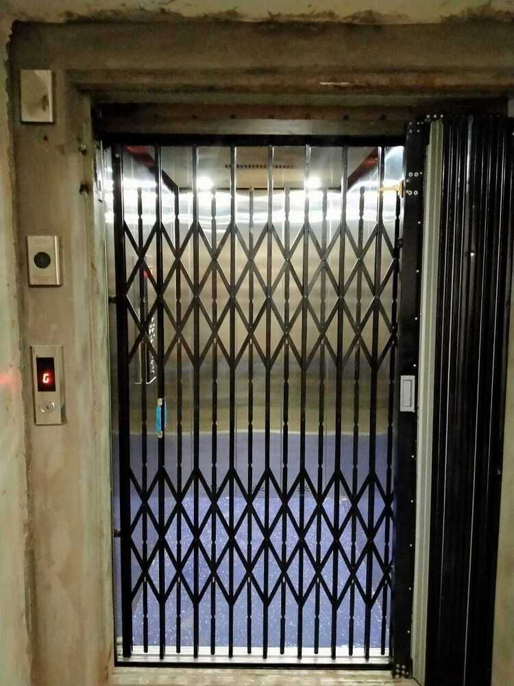 Showroom lift