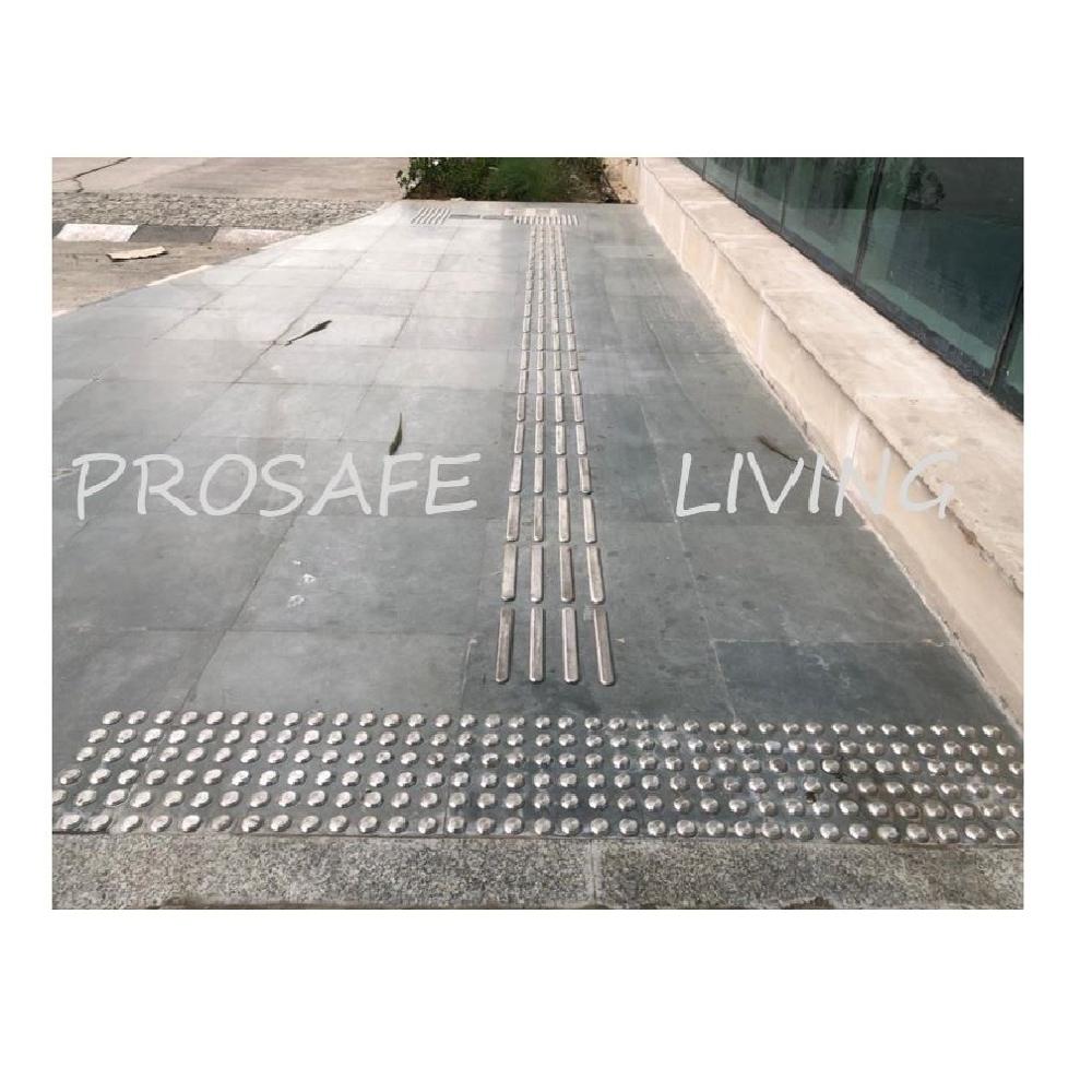 SS Tactile Directional Strip