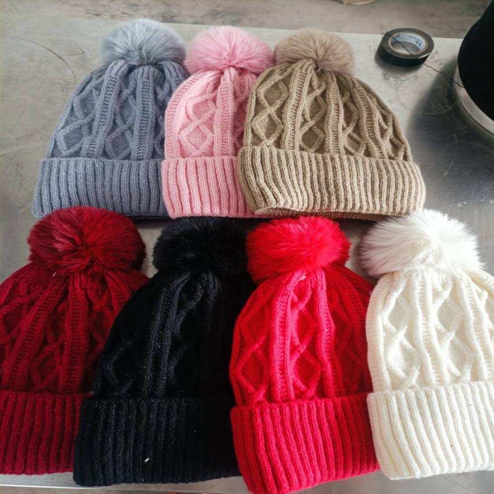 Ladies Winter Pom Pom Beanie Hat