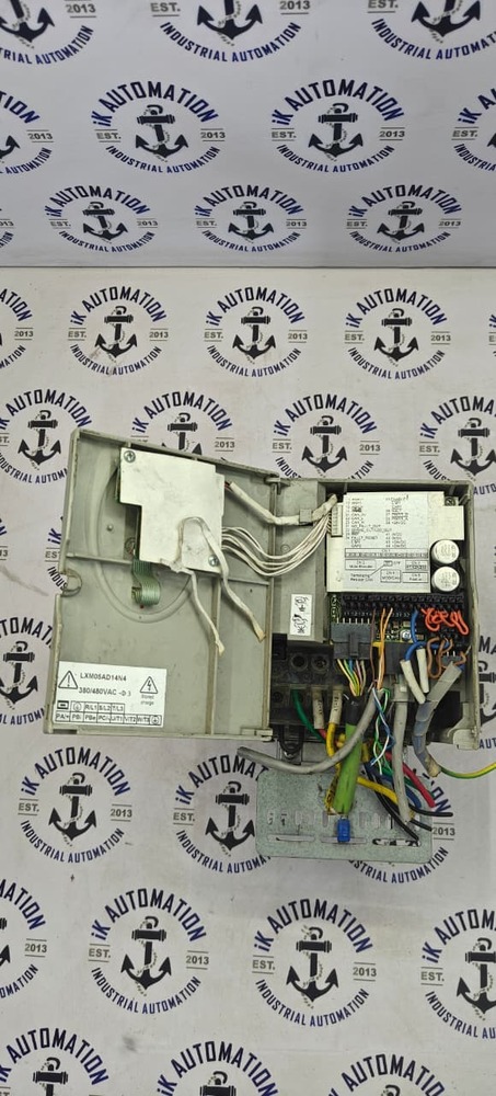 SCHNEIDER LXM05AD14N4