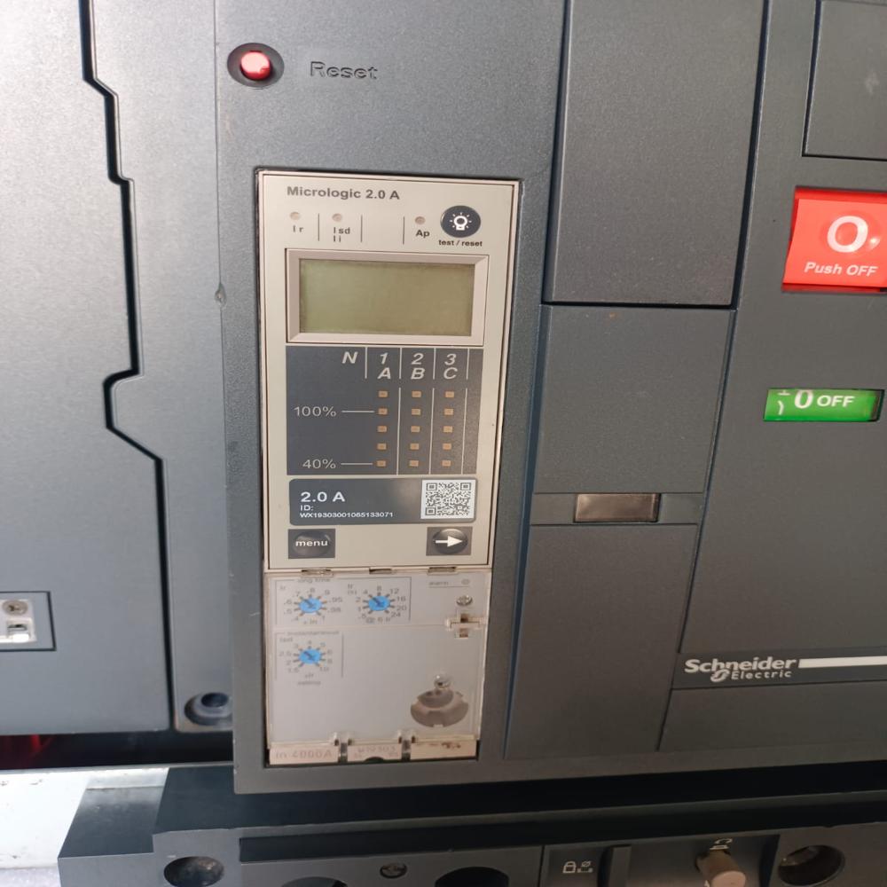 SCHNEIDER NW40 H1 SCHNEIDER MASTERPACT NW40H1 4POL