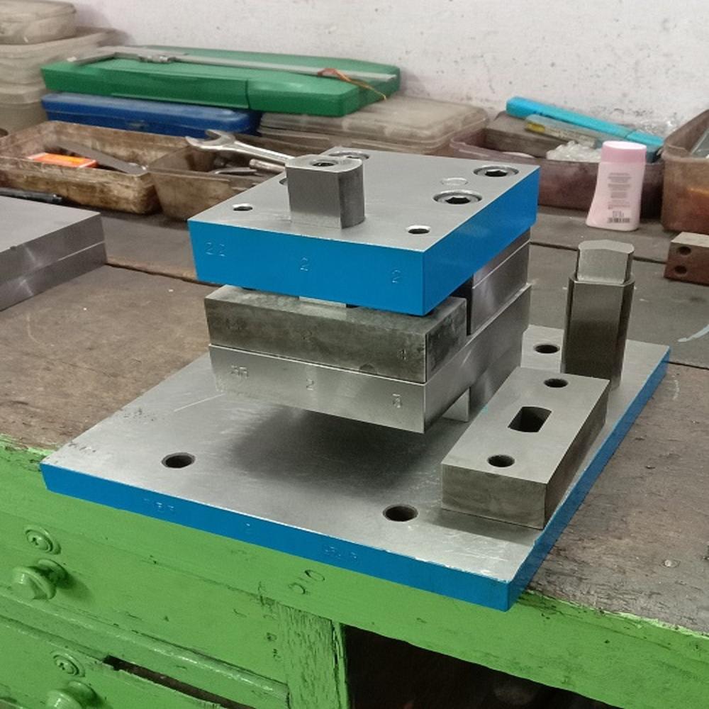 Slotted Angle Punch Die