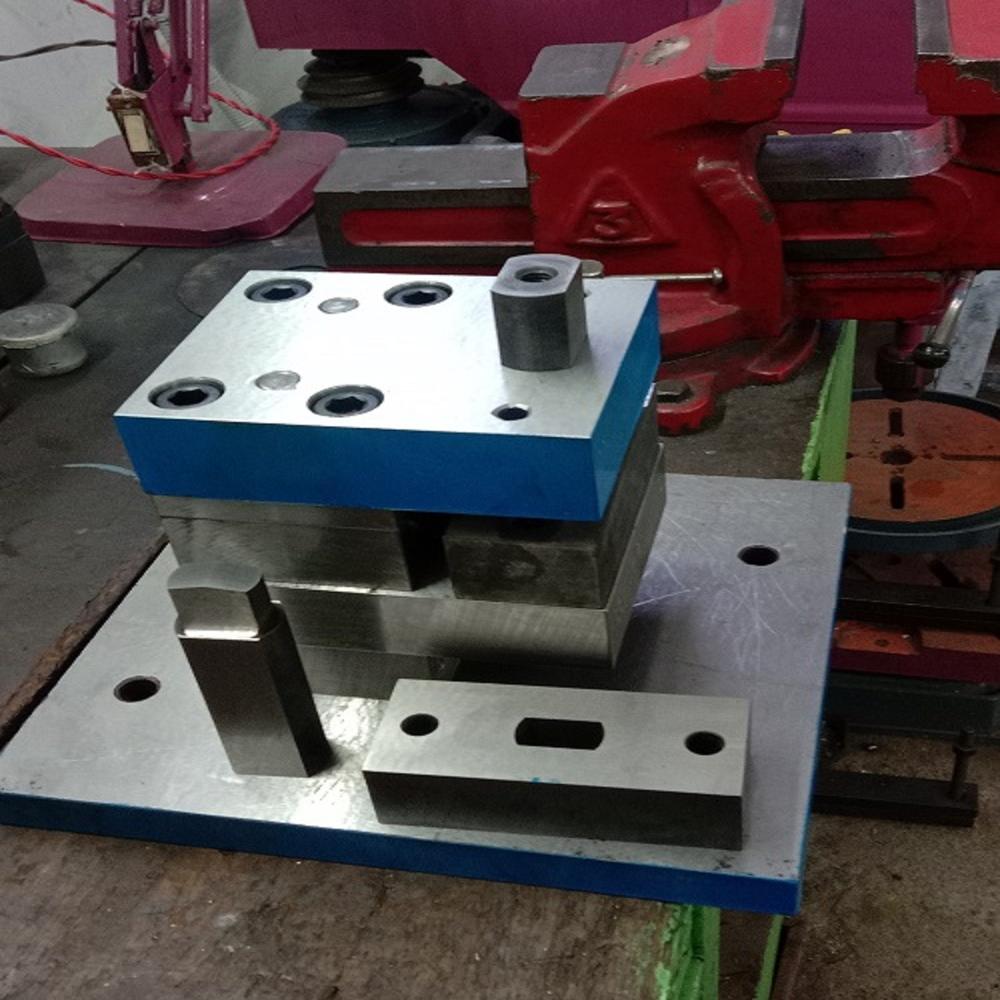 Slotted Angle Punch Die