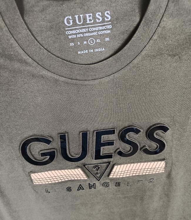M11529 GUESS Mens Printed n Embossed T-Shirts