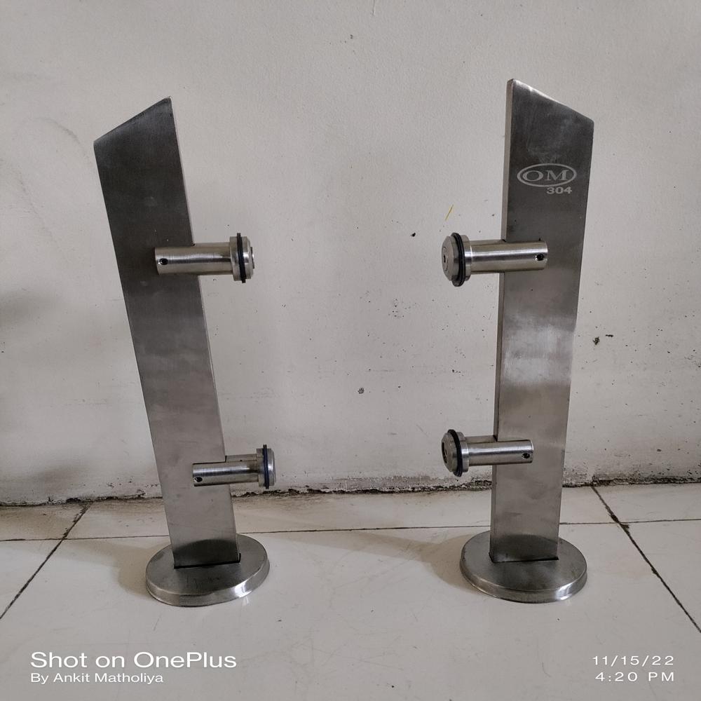 10*40 SS ग्लास रेलिंग F स्पिगॉट