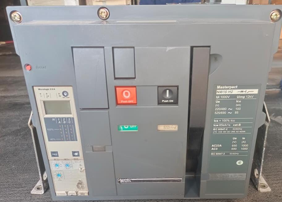 Air Circuit Breaker(ACB) Schneider NWH2 Amp1000