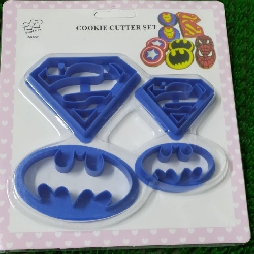 Plunger Cookies Cutter Super Man 4pc