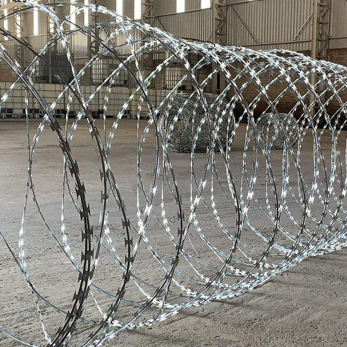 Wholesale BTO-22 Razor Barbed Wire Cyclone Razor Mesh for Isolation and Protection
