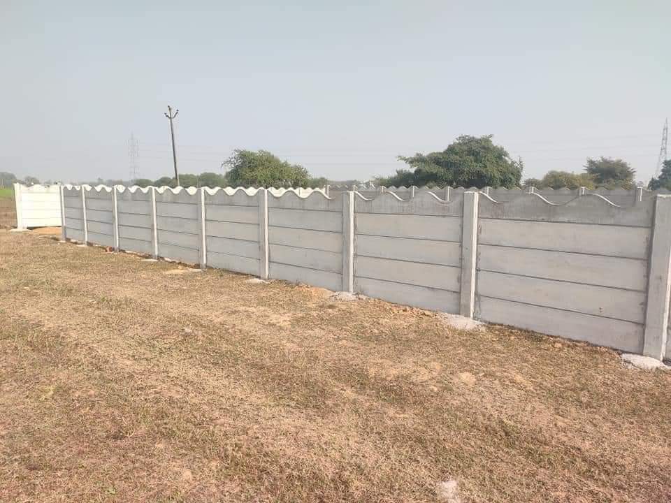 प्रीकास्ट कंपाउंड दीवार