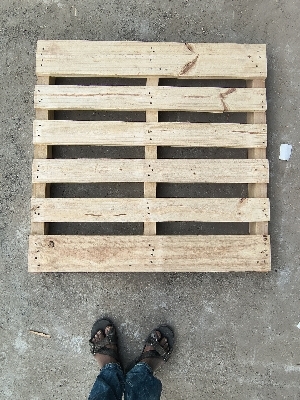 Four way wooden pallets