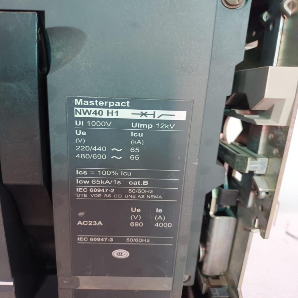 Air Circuit Breaker(ACB) NW40H1Schneider 220V AC