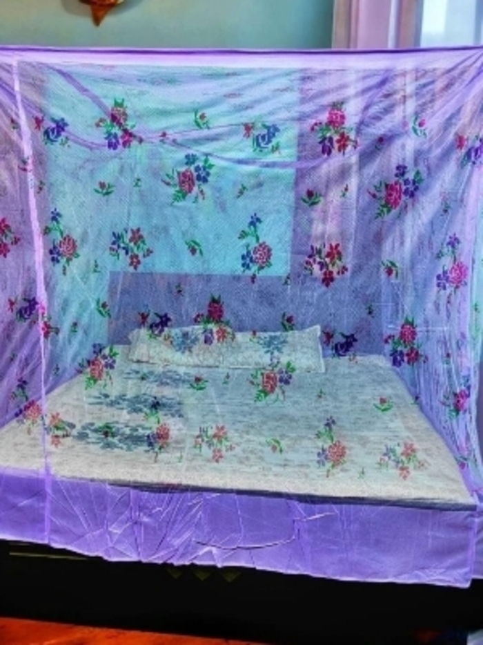 Hanging mosquito net