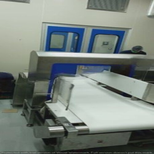 METALLIC PACKAGING INSIDE METAL DETECTOR